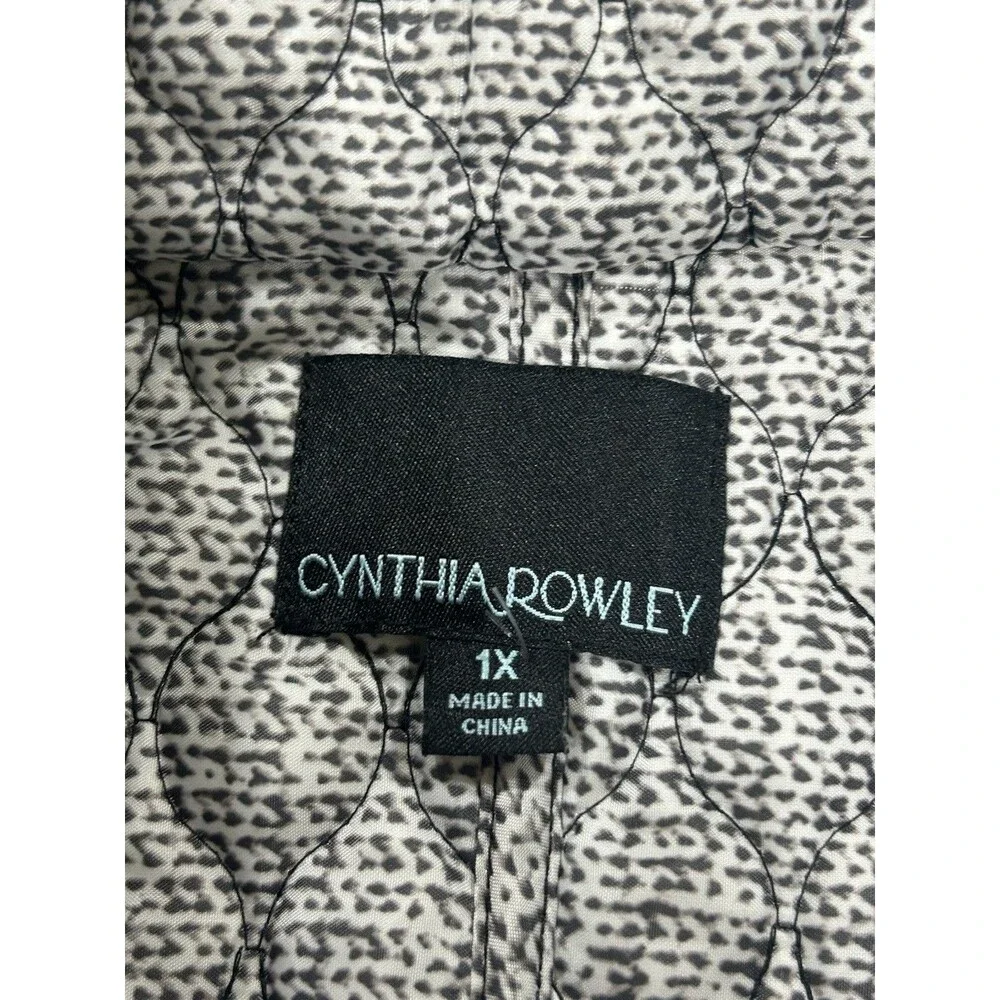 Cynthia Rowley Quilted  Barn Jacket Black Size XL Snap Button Enclosure Pockets